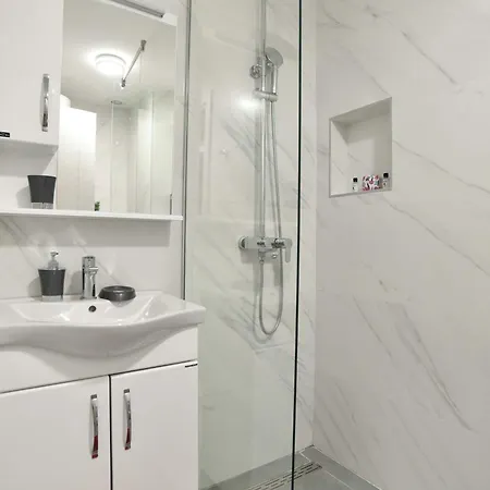 Comfort Apartment Near The Beach Будва Екстер'єр фото